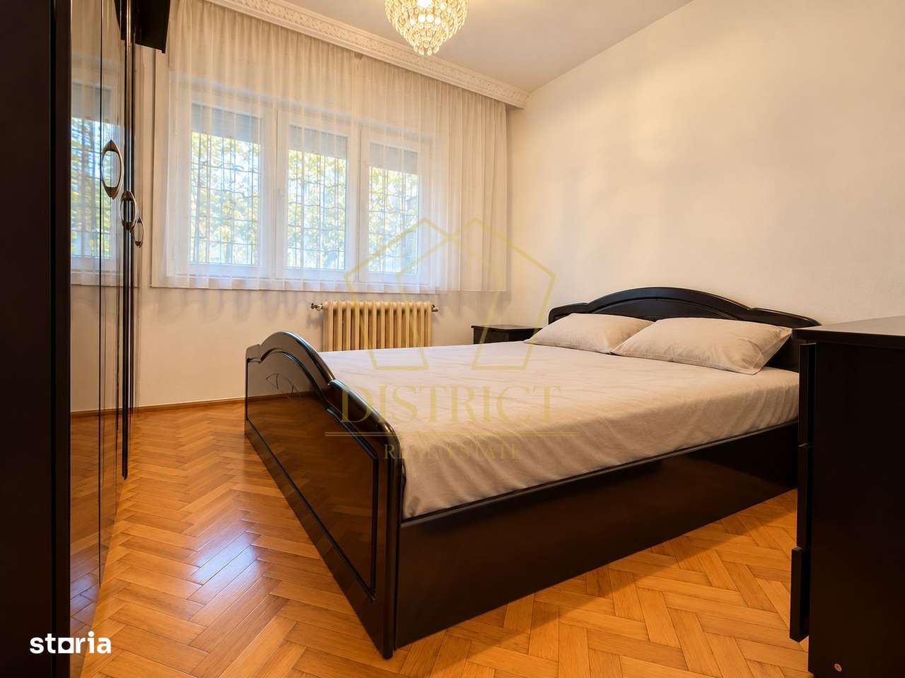 Apartament de vanzare cu 3 camere si boxa, parter inalt, zona Lipovei-1