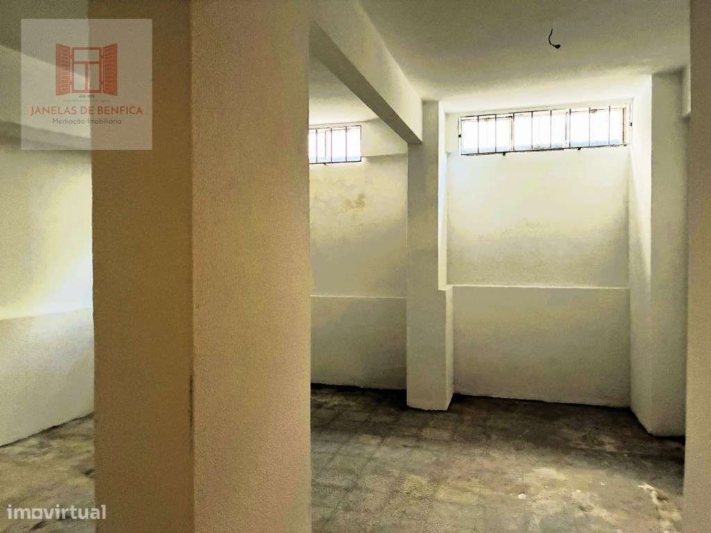Rua Doutor João de Barros
T2 c/ Arrecadação de 27m2-20