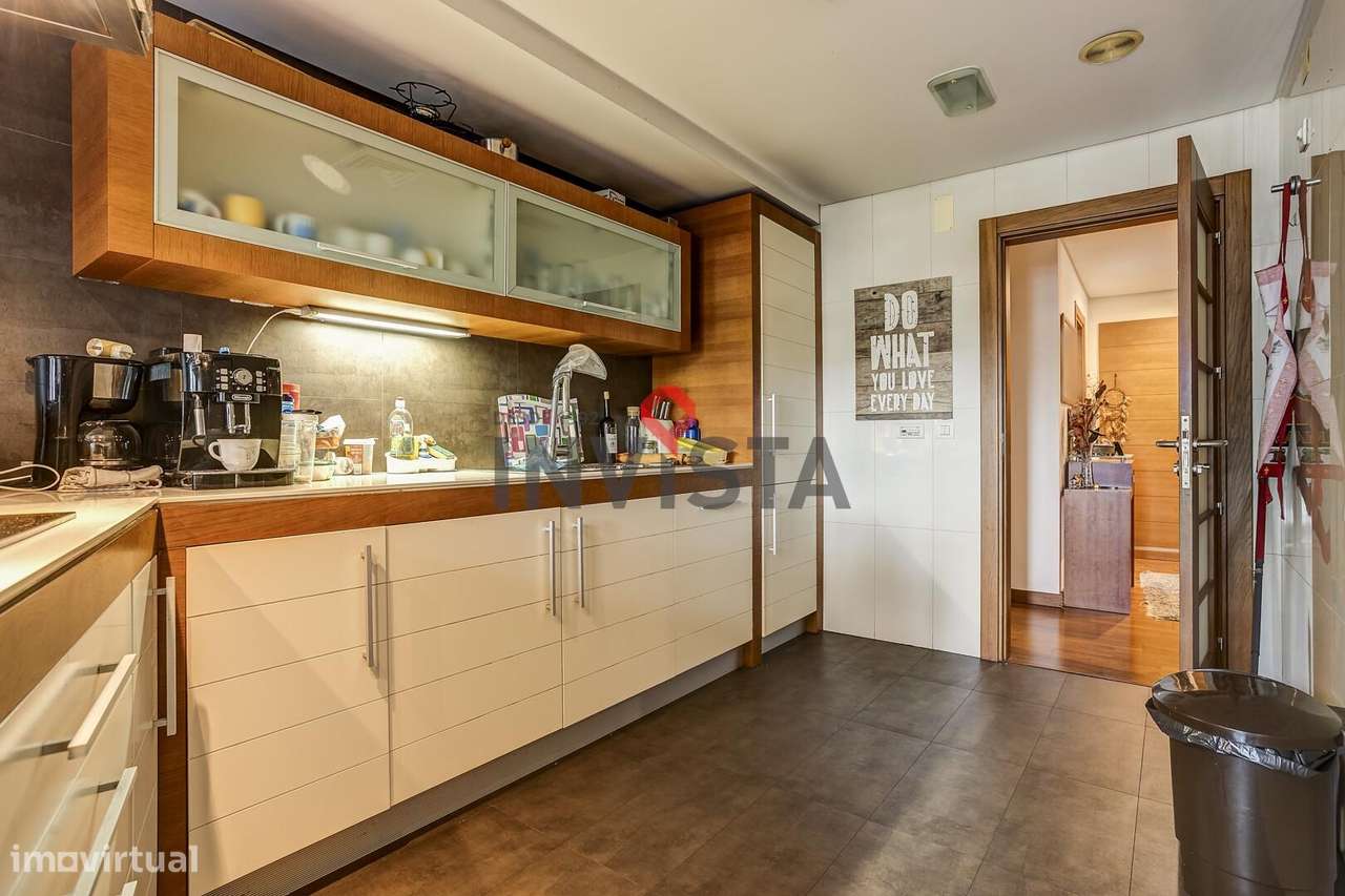 Apartamento T4 com 202,05m2 no Condomínio Fechado OMNIA IV-9