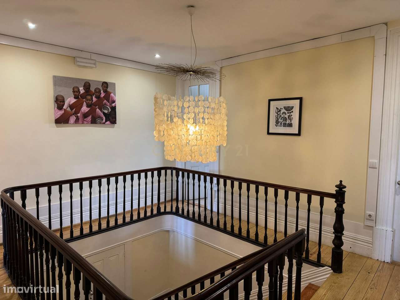 Prédio de Charme na Praça da República – Centro do Porto-7