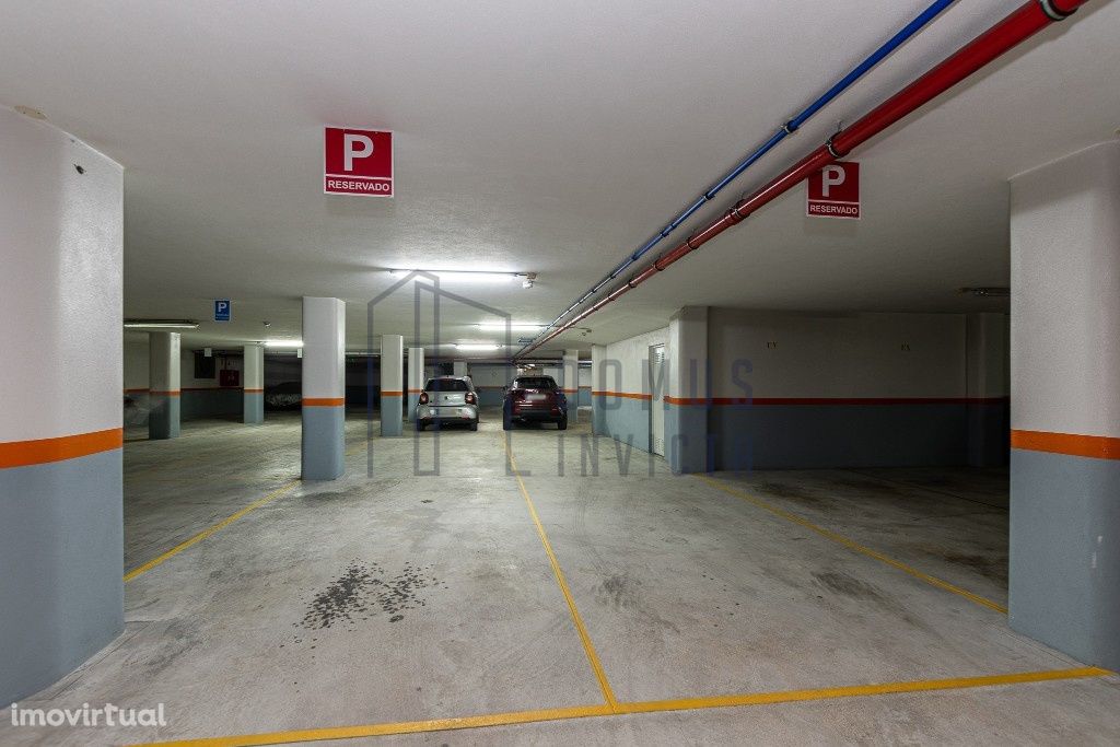 Lugar de garagem duplo à Rotunda da Boavista