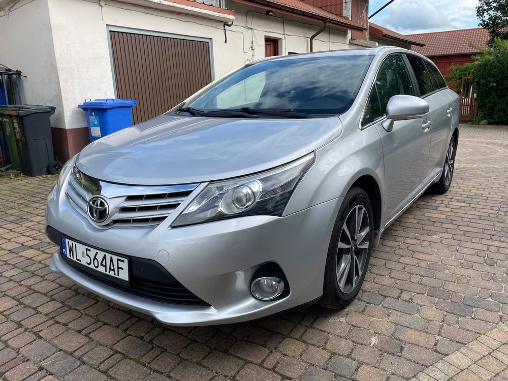 Toyota Avensis III (2009-) 1.6 Edition (2014) 2014