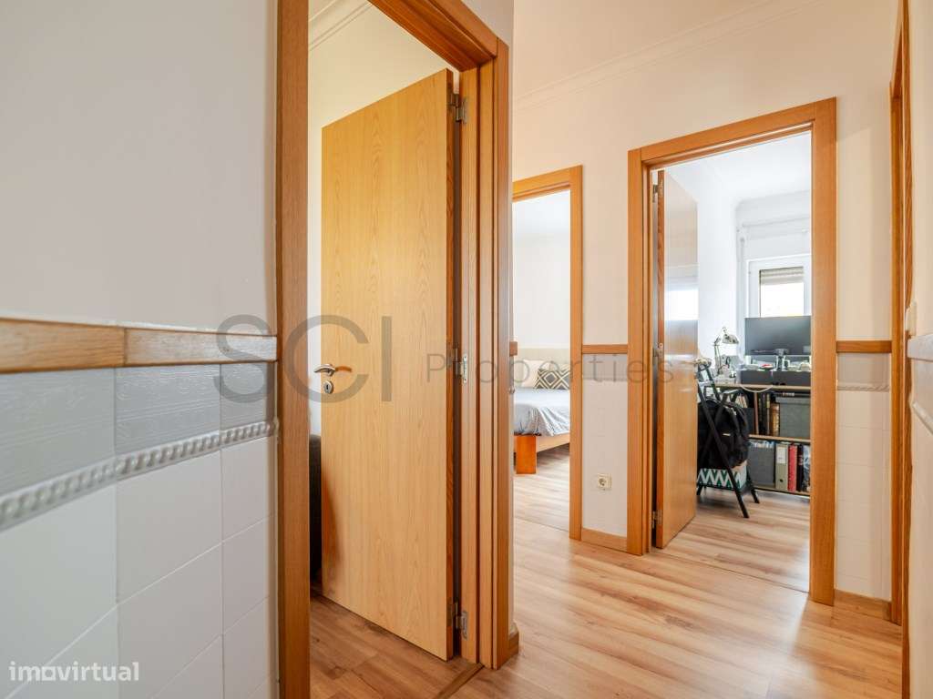 Apartamento T2 Totalmente Remodelado com Elevador - Barreiro-24