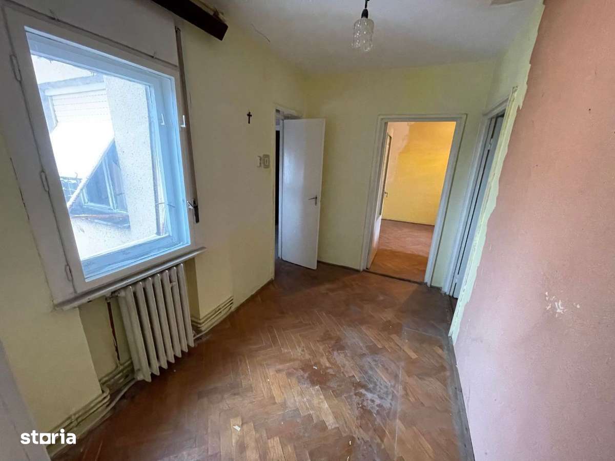 Apartament 4 camere + sufragerie zona Centrala - Imagine principală: 5/10