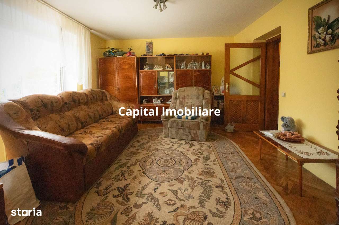 Casă Reșița, 4 camere, zona linistita - Imagine principală: 4/15