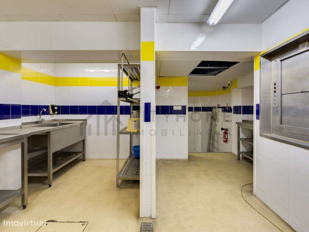 Espaço Comercial de 425m² no Coração de Faro-46