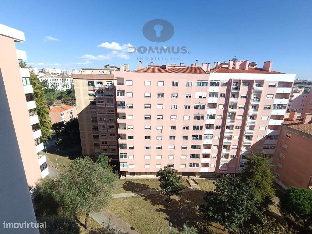 Apartamento T2 Remodelado c/ Arrecadação em São Marcos-10