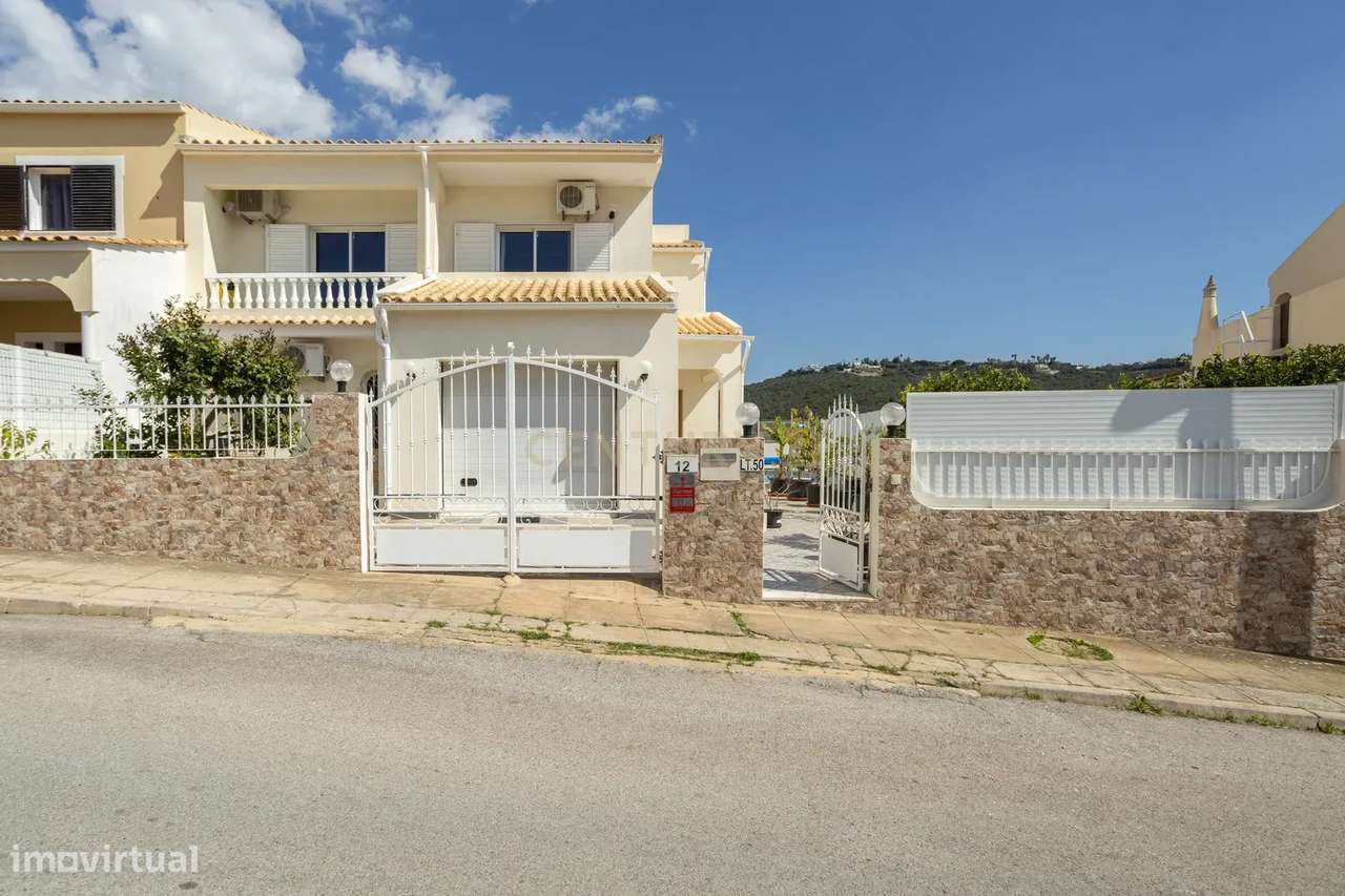 Moradia T3 com piscina e amplo espaço exterior-45