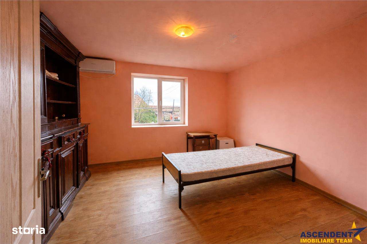 Film&3D! Proprietate cu potential:casa, atelier,domeniu de 2.700 mp:Sa - Imagine principală: 2/9