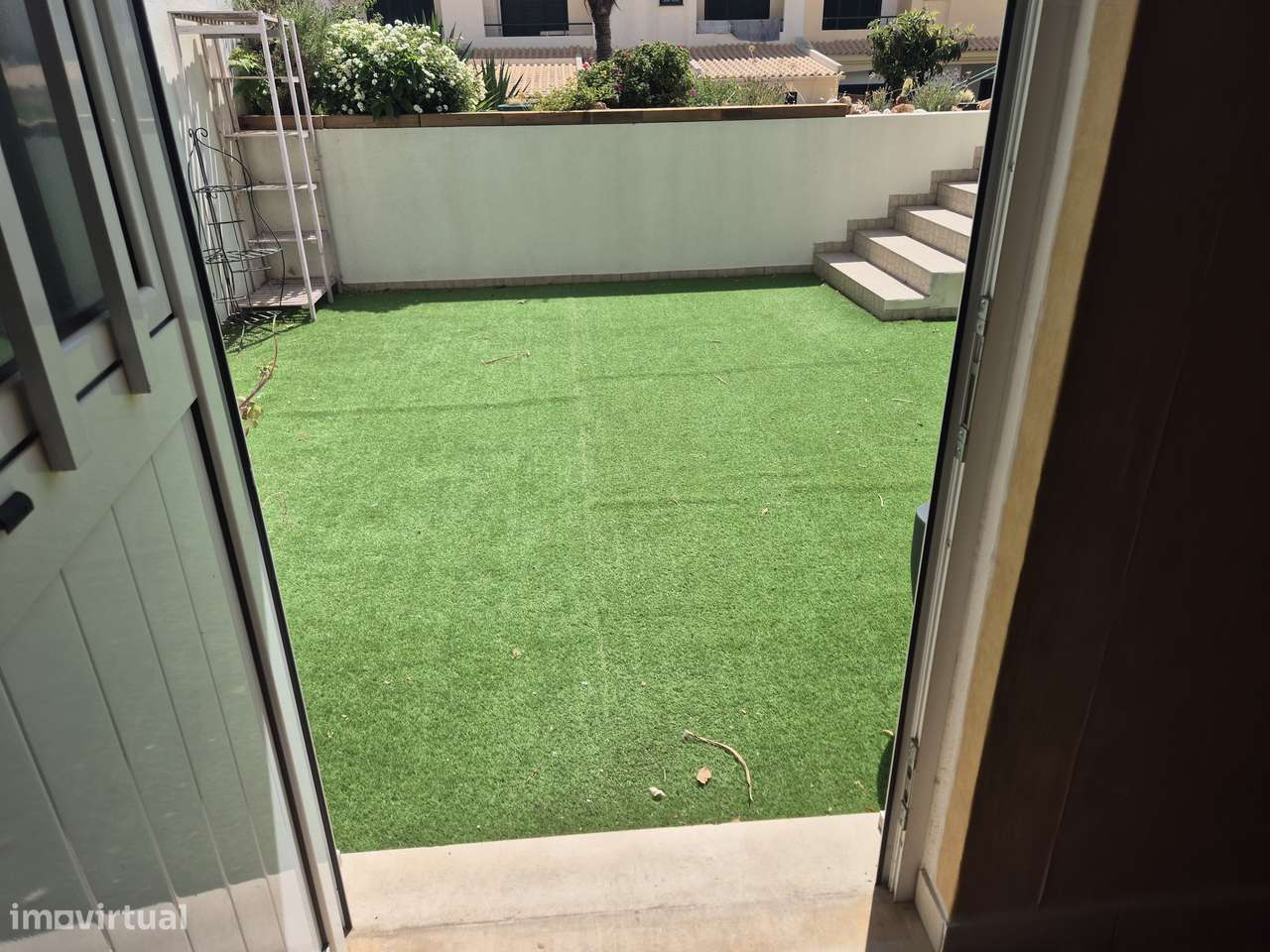 Moradia V4 como nova na Urb dos Calicos-36