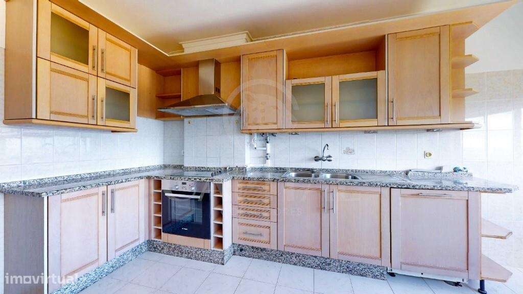 Espaçoso T3 | vista desafogada + 2 marquises + arrecadação - Grande imagem: 4/35