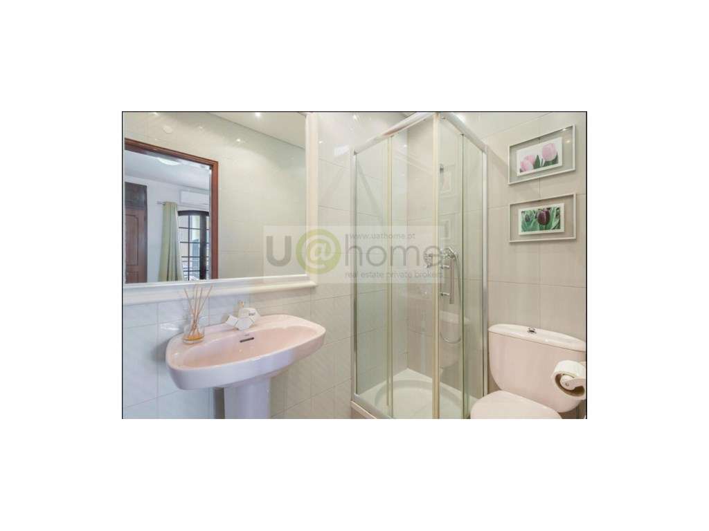 Moradia V4 geminada em Vilamoura perto da Marina-19