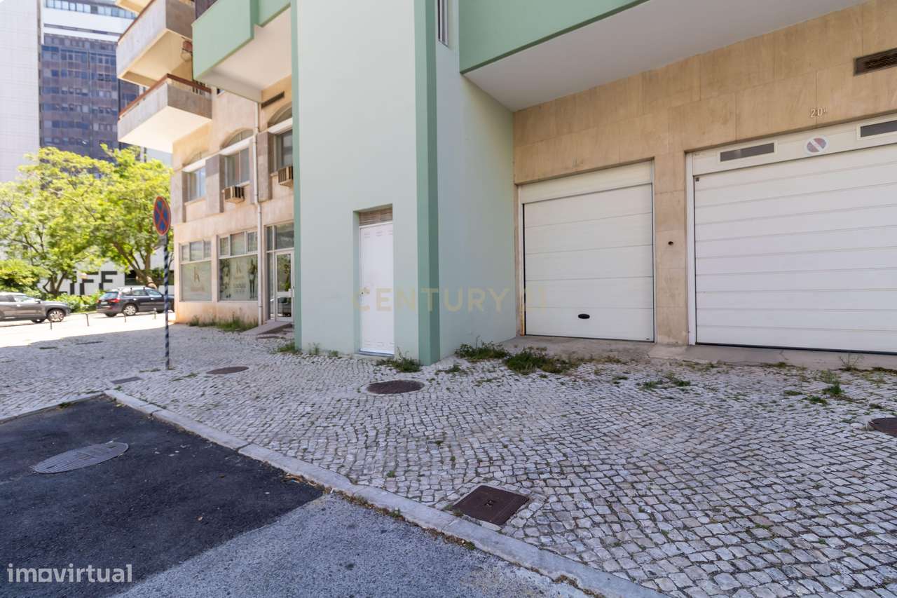 Miraflores | Luz, Espaço e Vistas Desafogadas para Criar uma Casa Únic-23