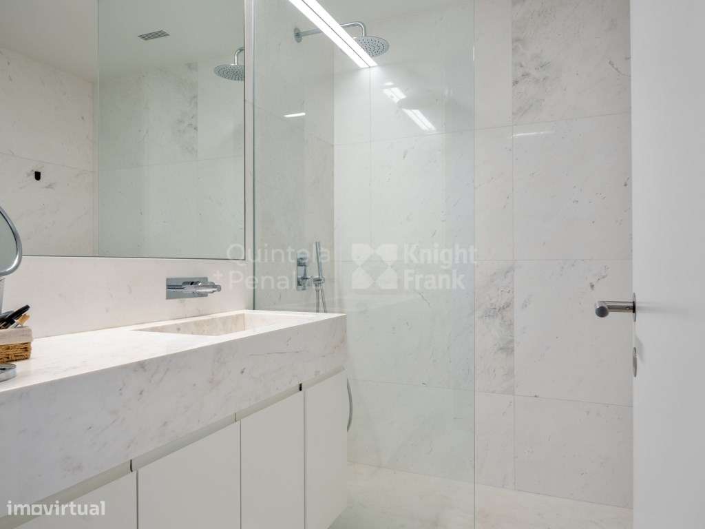 Apartamento T2 com varandas e garagem, Cascais-19