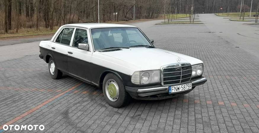 Mercedes-Benz W123 - 1