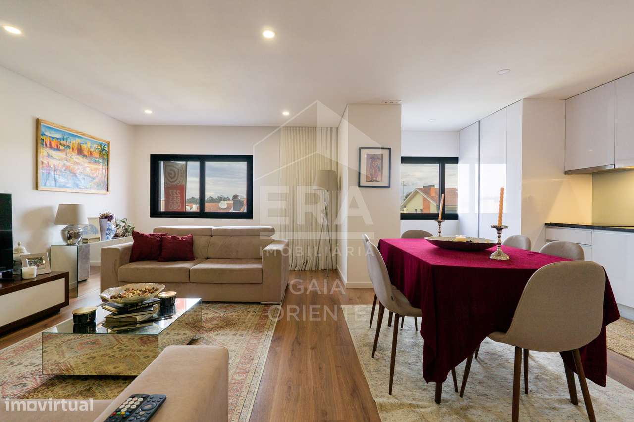 Apartamento T2 moderno com garagem em Grijó-6