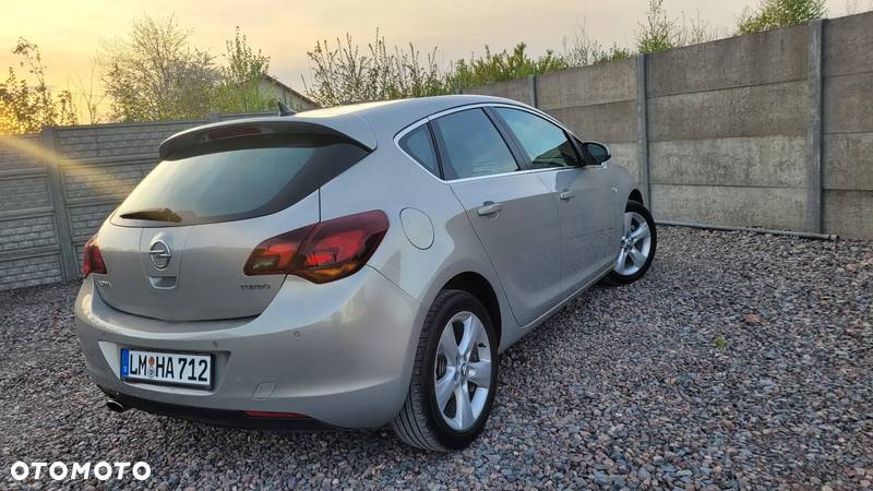 Opel Astra 1.4 Turbo Cosmo - 9