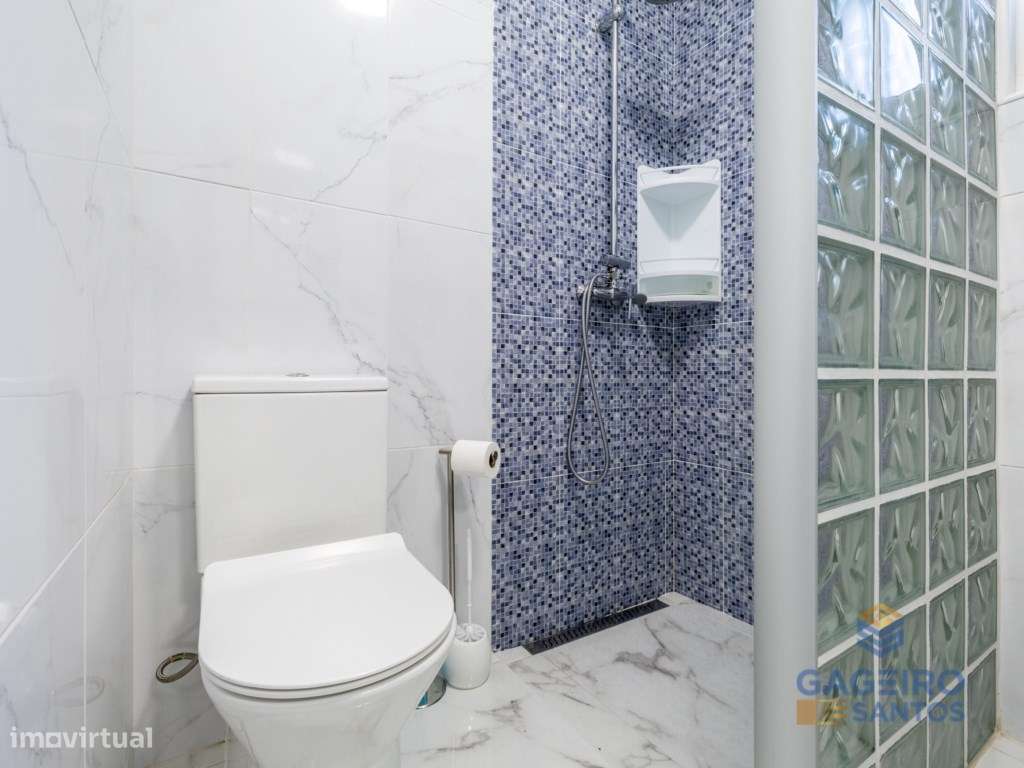 Moradia Remodelada T2 + 2-12