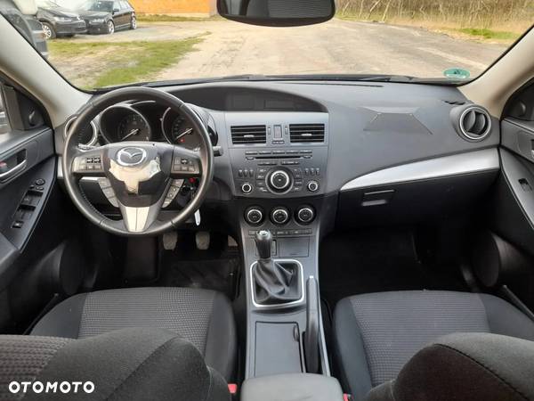 Mazda 3 1.6 Exclusive + - 8