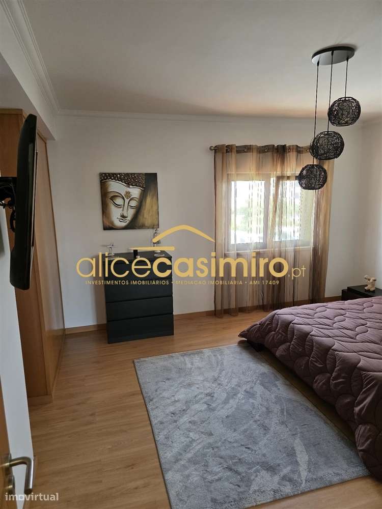 Moradia T4 - boas áreas- excelente estado!-33