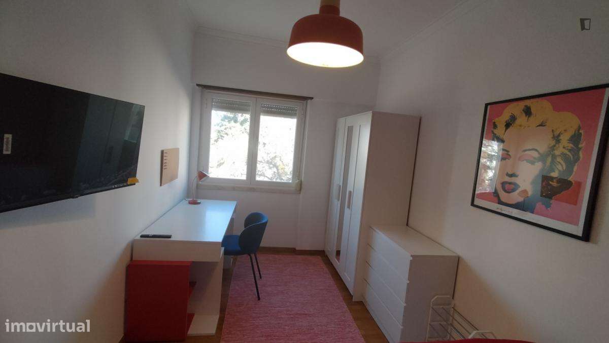 Quarto - localizado em Oeiras Lisbon - Grande imagem: 2/10