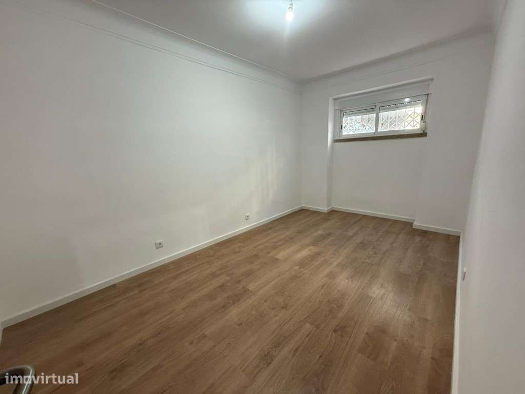 Apartamento T2 totalmente remodelado, com excelente área exterior -...-15