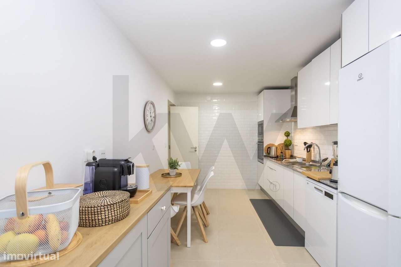 Apartamento T3 Totalmente Remodelado no centro da Cotovia, Sesimbra. - Grande imagem: 4/46