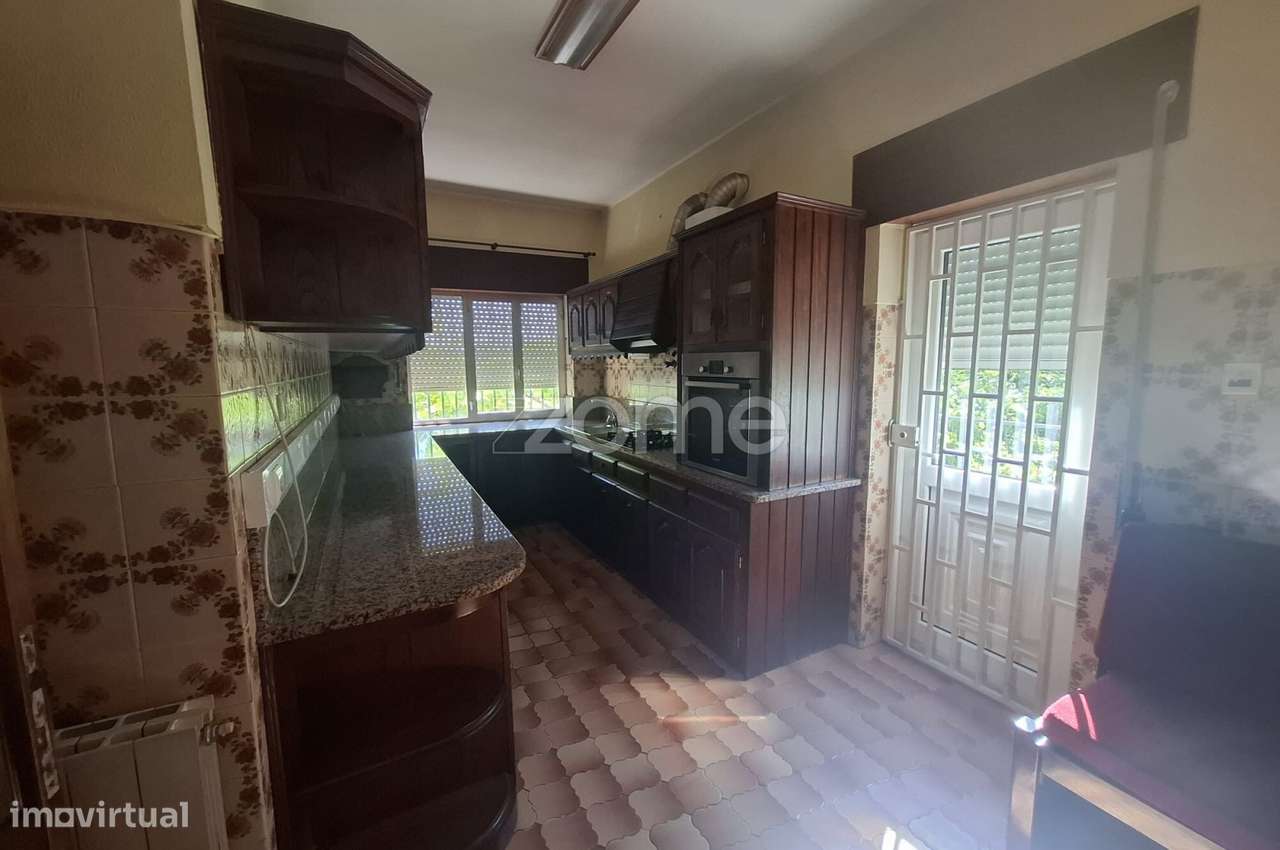 Espetacular Moradia T4 com Jardim e Garagem em Chaves - Grande imagem: 3/19