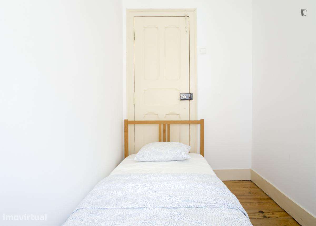 Quarto - localizado em Alameda Lisbon - Grande imagem: 4/10