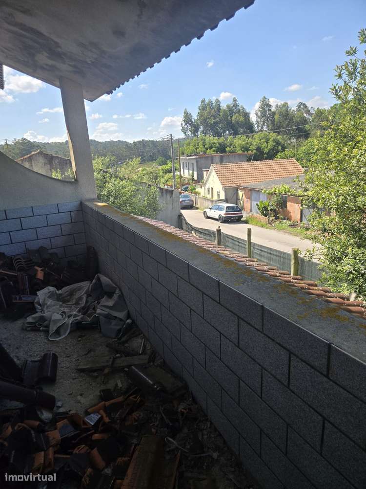 Terreno para construção com 955m2 com casa pronta de pedreiro.-17