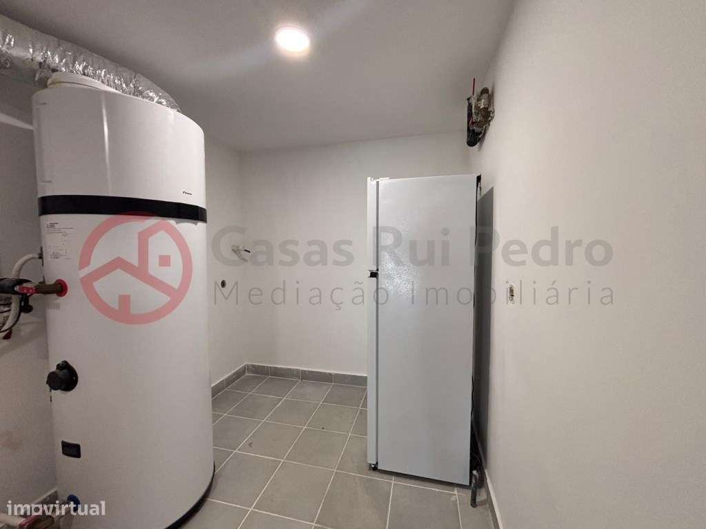 Moradia T3 de Excelência no Centro de Alcochete, com Garagem e Sótã... - Grande imagem: 2/33