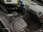 Ford Mondeo 2.0 Ghia - 9