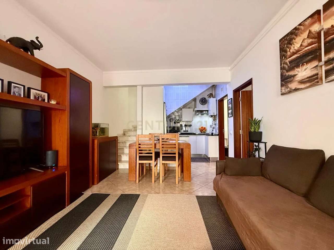 Moradia T3 em Olhão, com Terraço e Boa Exposição Solar na Baixa - Grande imagem: 2/18