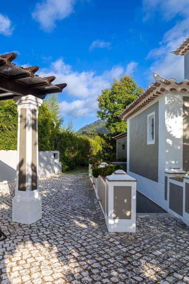 Timeless Elegance  - Sintra-35