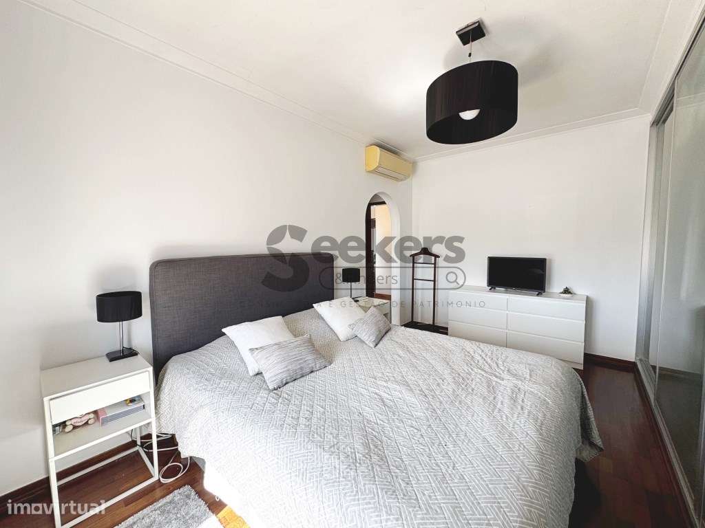 Exclusiva Moradia T3+2 com Jardim, Salão Social e Cozinha de Sonho ...-12