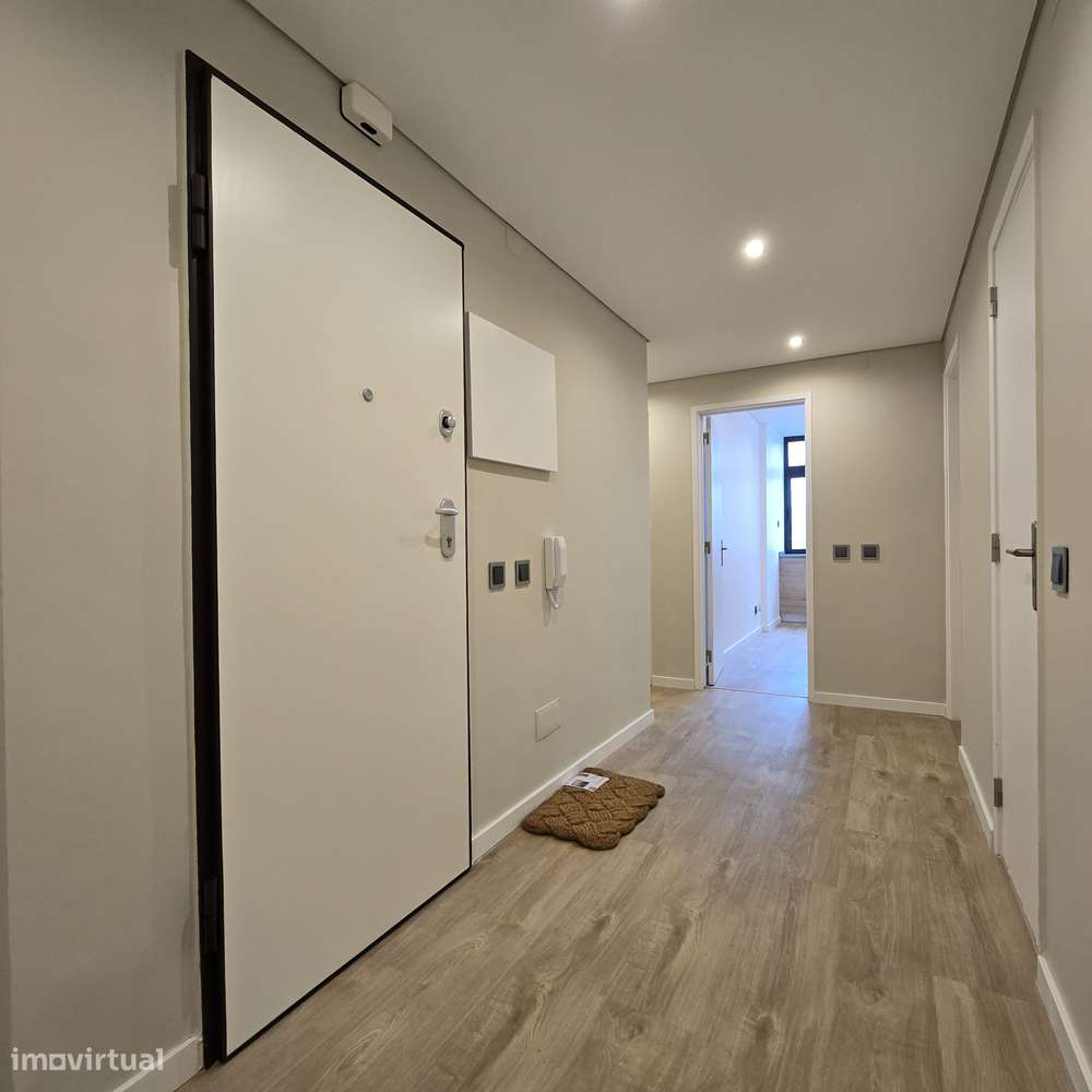 T3 MONTALVÃO Remodelado c/varanda-10