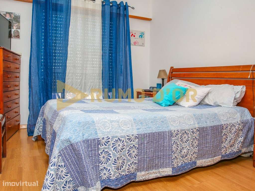 Apartamento T2 em excelente estado de conservação a 2 minutos da A1-10