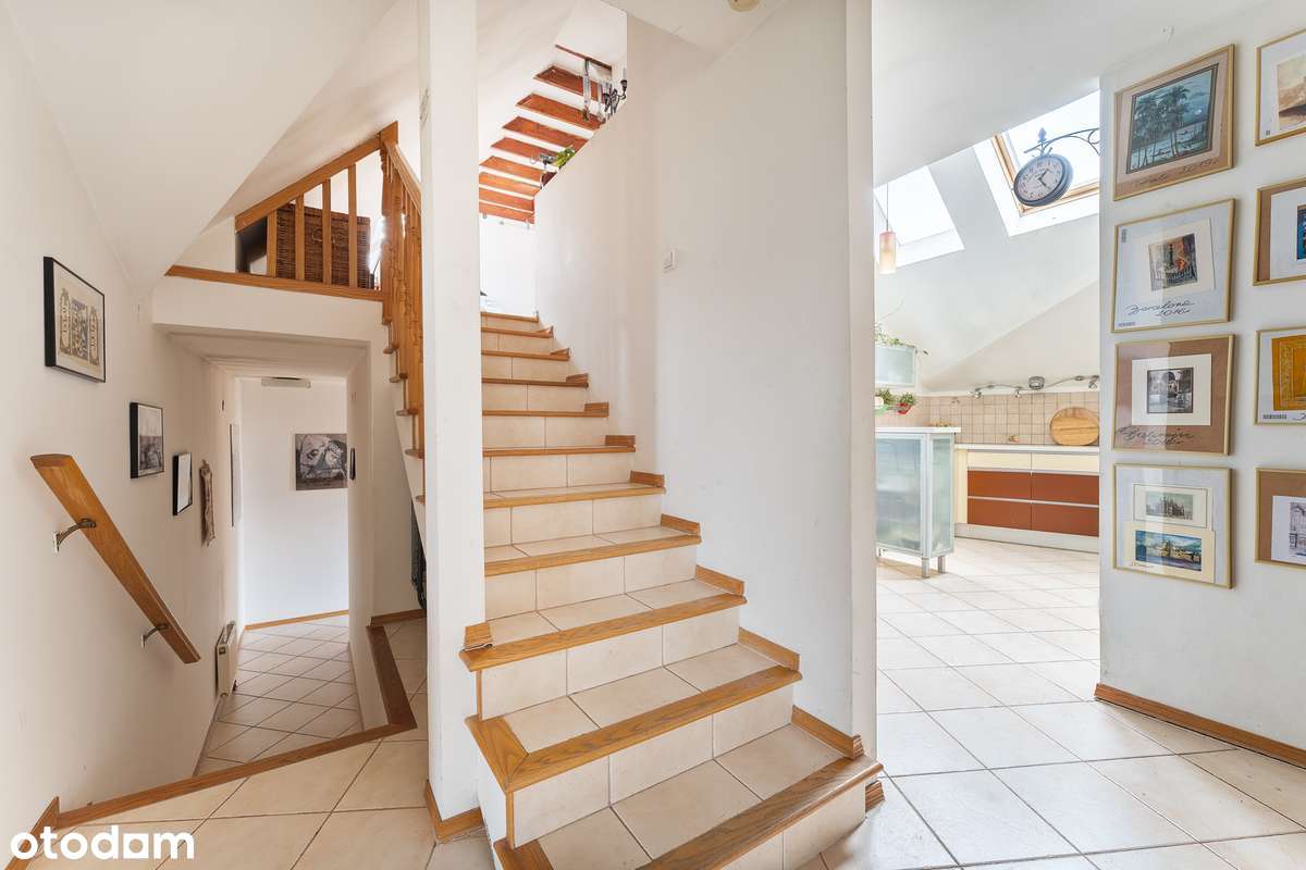 Przestronne mieszkanie 130 m²/4 pokoje + poddasze/2 miejsca postojowe-10