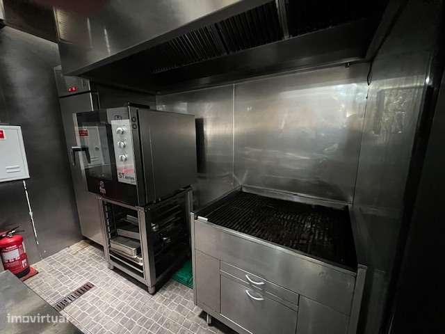 Loja - Restaurante totalmente Remodelado e Equipado-22