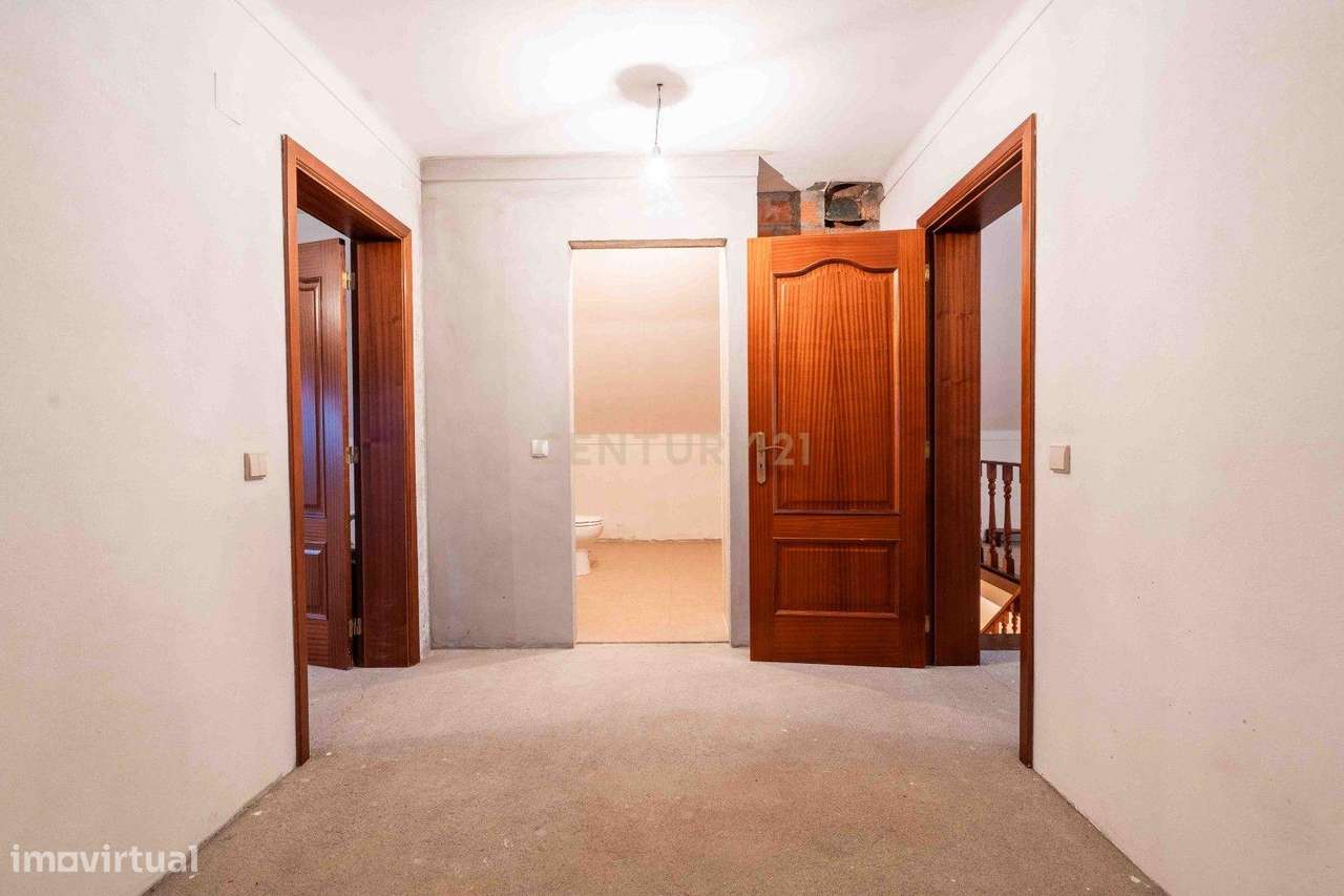 Vende-se Moradia T4 na Póvoa da Abraveia – Vila Nova de Poiares-17