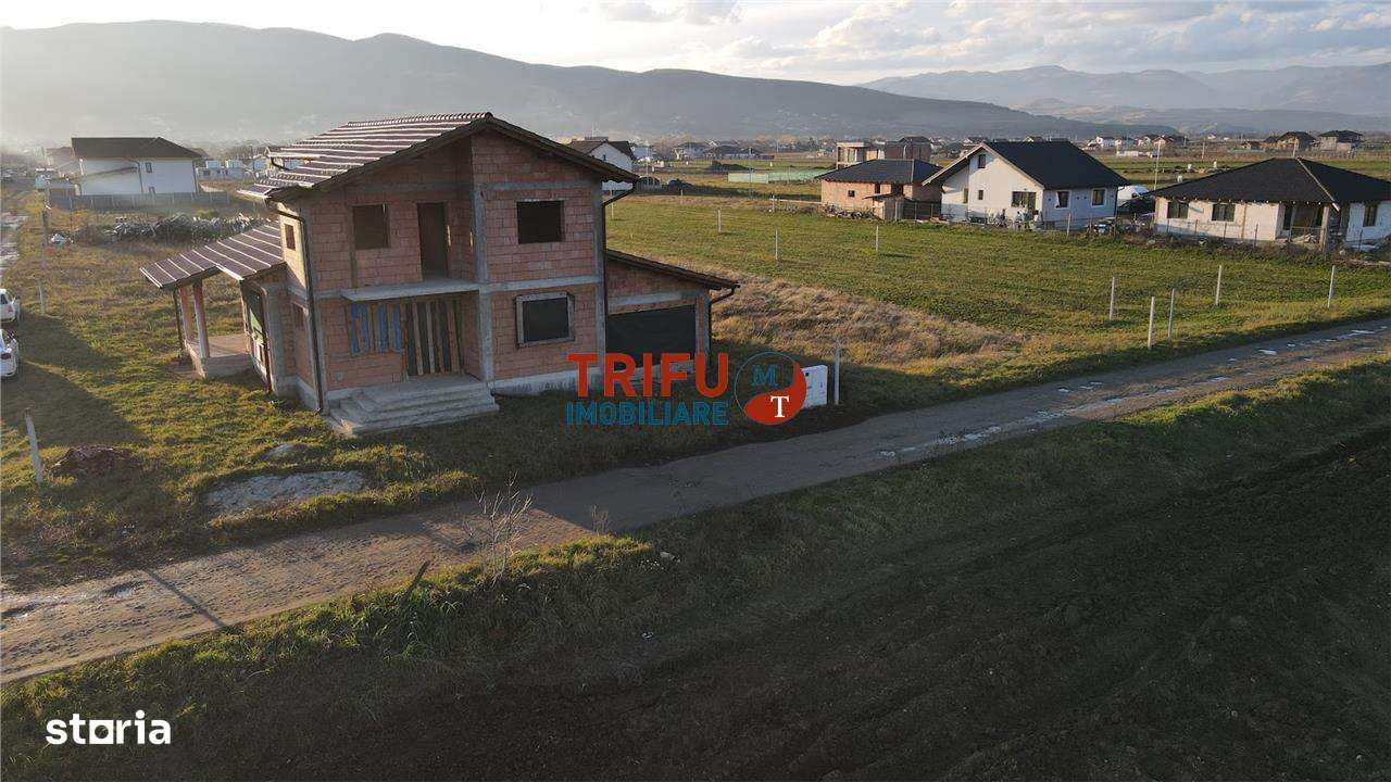 Casă la roșu cu garaj în Orizont - Imagine principală: 5/17