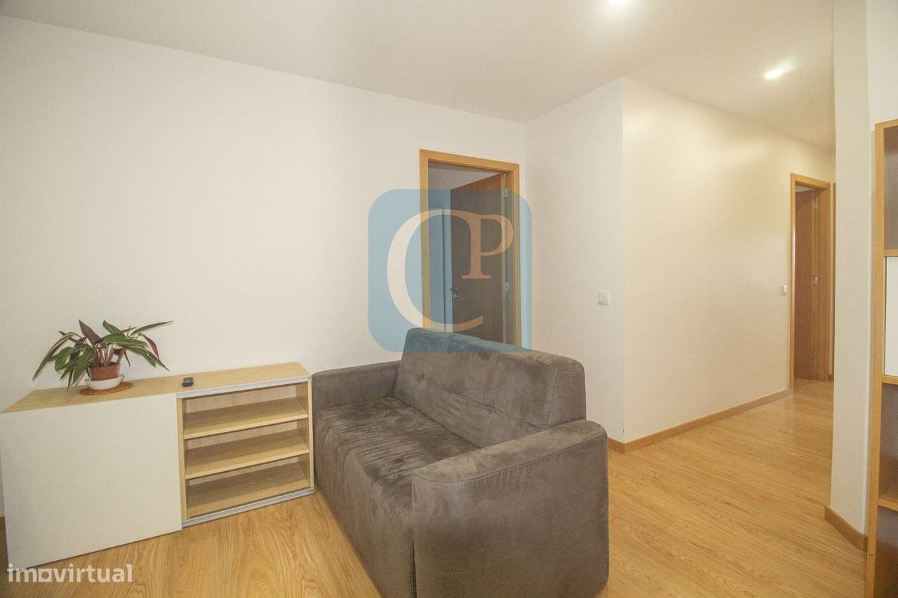 Apartamento T3 renovado com terraço, ao ISCAP e 900mts H.S.João - Grande imagem: 5/32