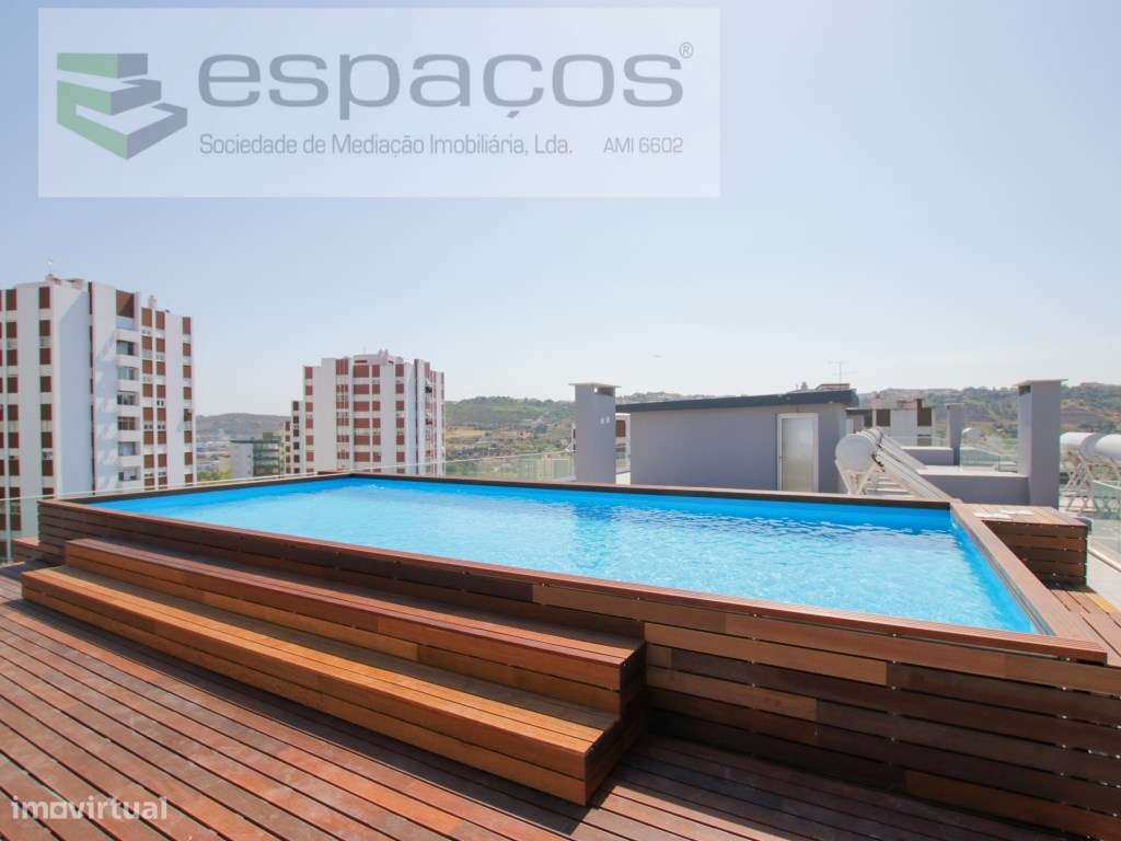 T3 com Terraço amplo e orientação solar a sul e vista desafogada.-10