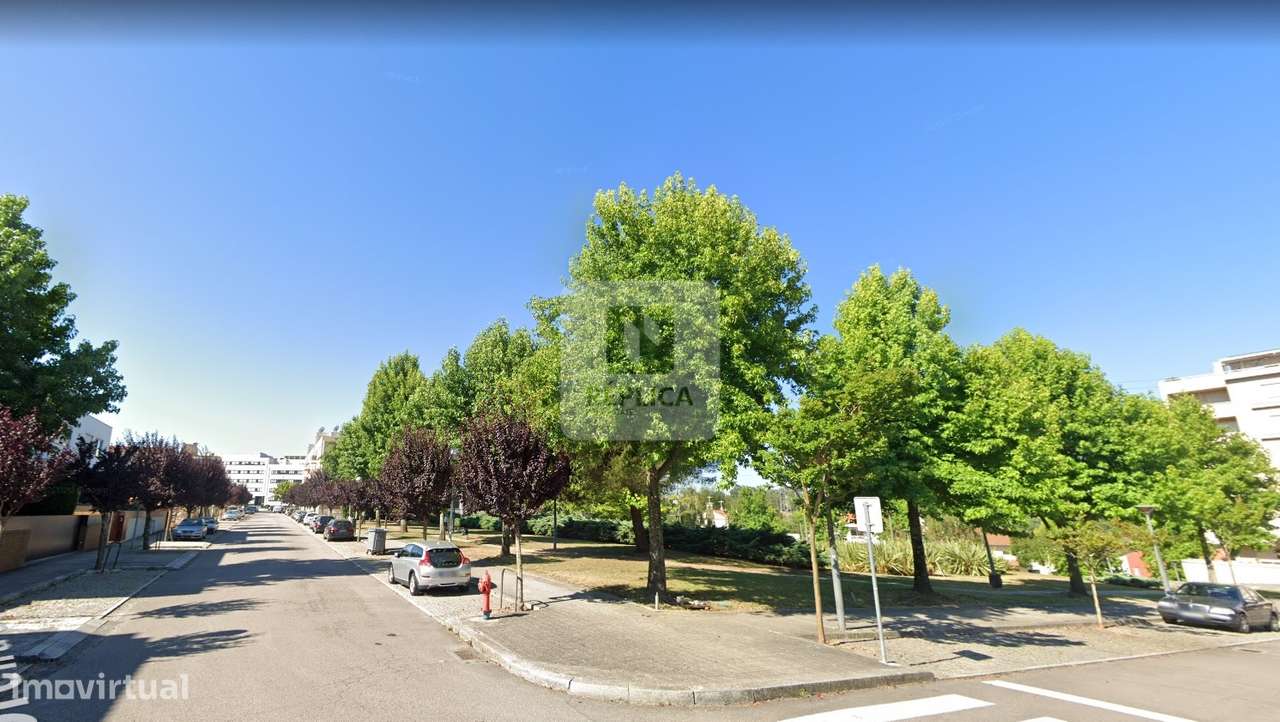 Terreno para Construção de Moradia de 3 Frentes em Matosinhos - Grande imagem: 5/13