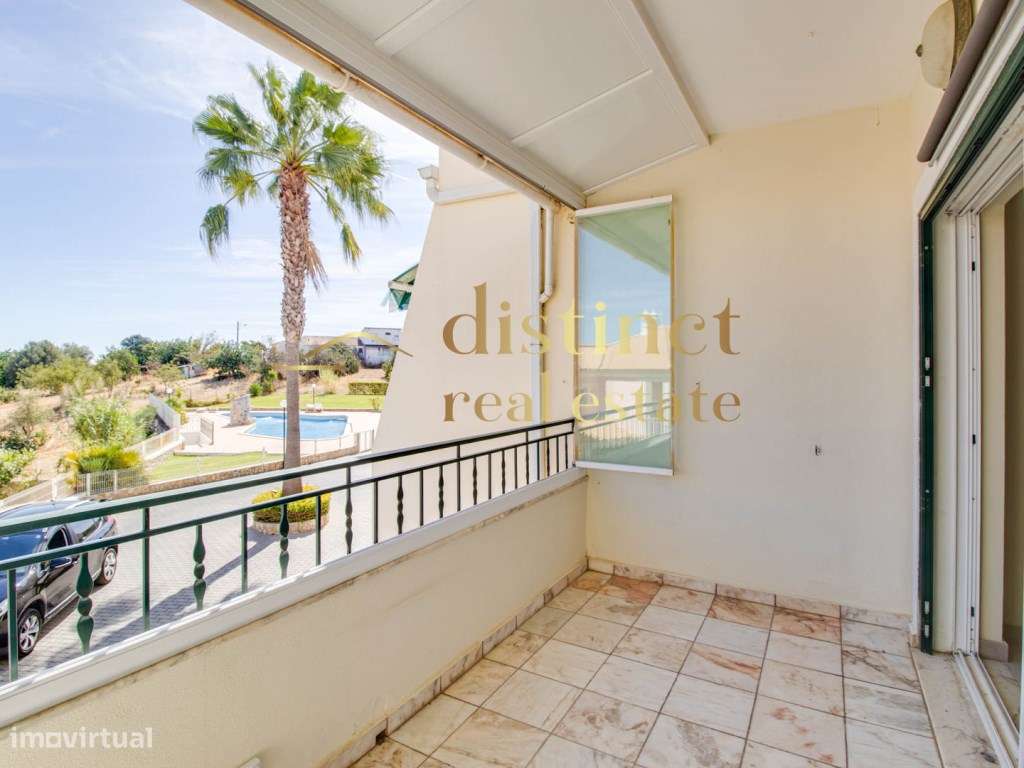 Moradia T2+1 Geminada com Garagem, Piscina, Terraço e BBQ-9