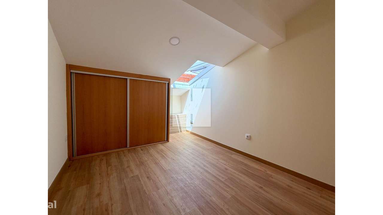 Moradia Geminada T3+1-33