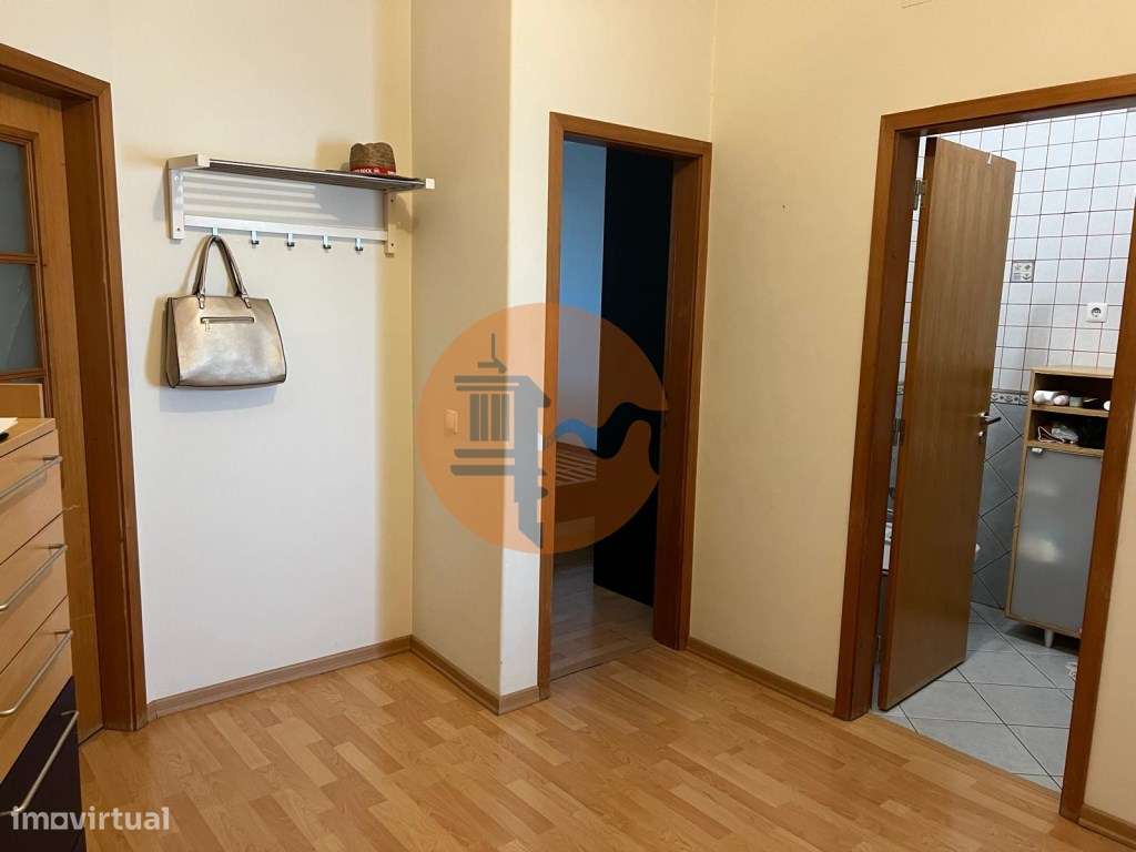 O Seu Novo Lar em Faro - T3 originalmente mas revertido em T2 com L... - Grande imagem: 3/41