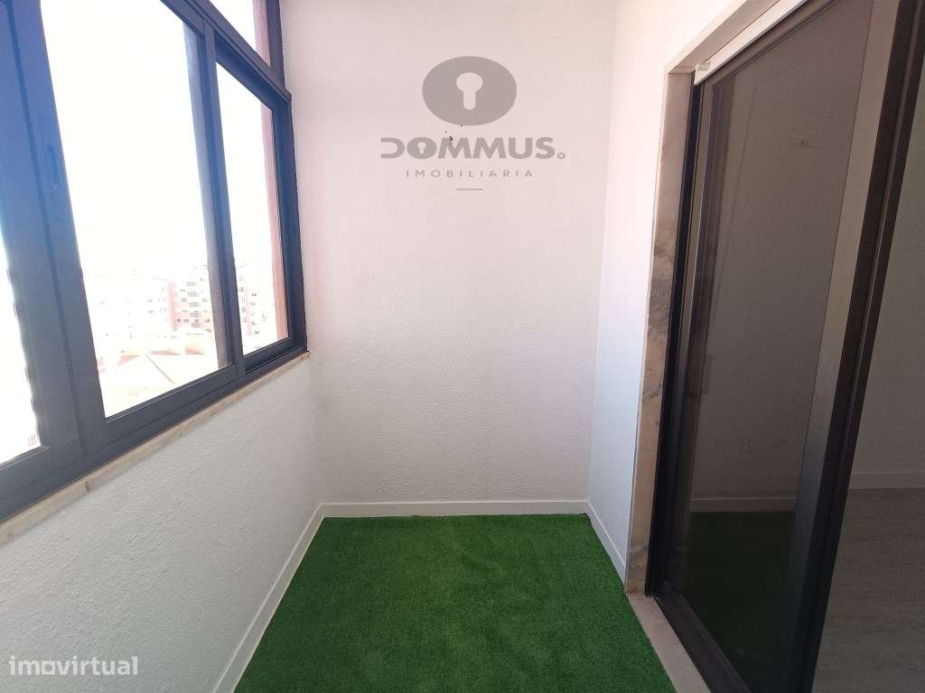 Apartamento T2 Remodelado c/ Arrecadação em São Marcos-22
