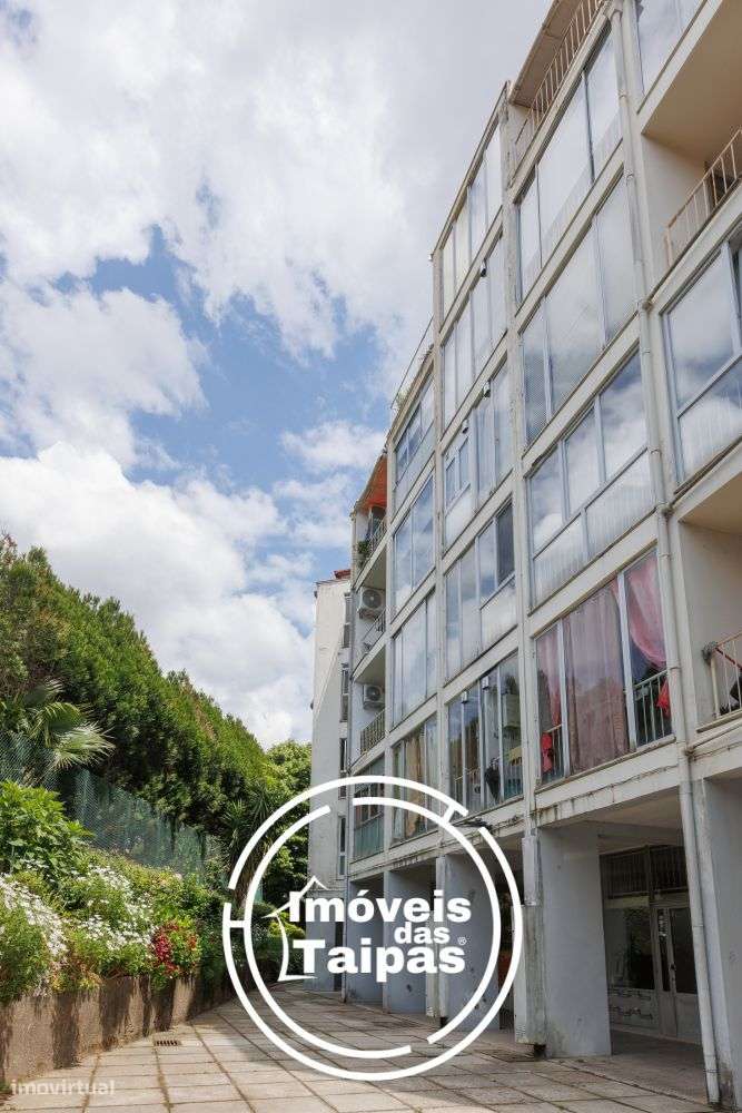 Vende-se Apartamento Duplex Centro das Taipas-19