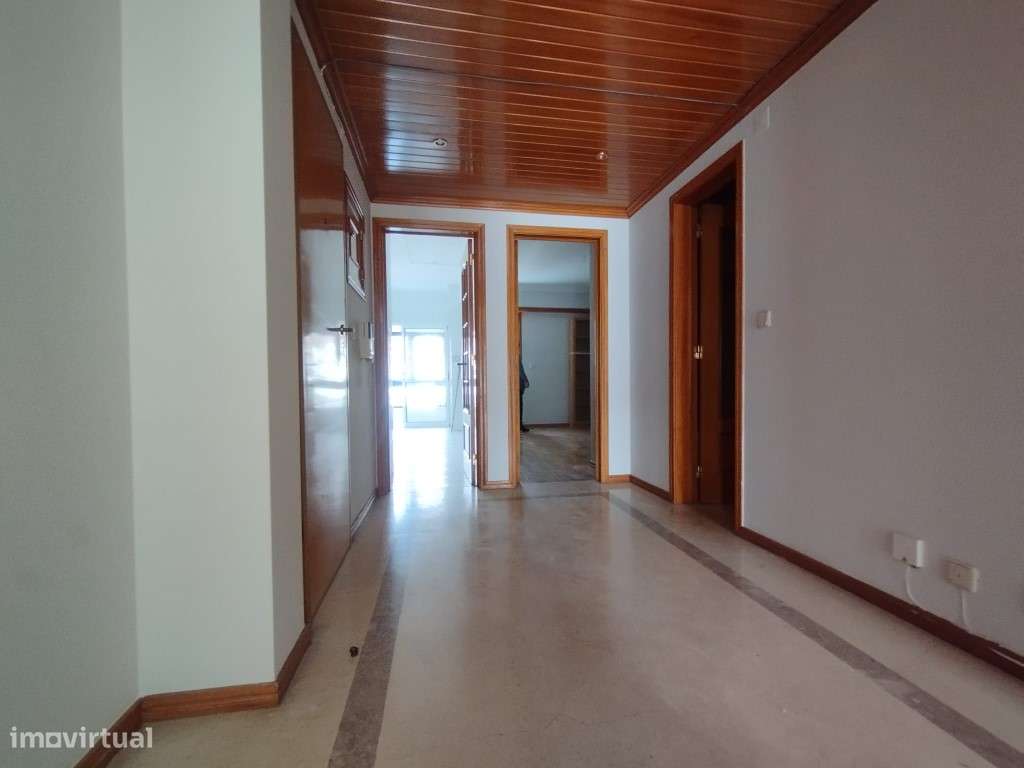 Apartamento T2 com Box e terraço em Oeiras - Grande imagem: 3/23